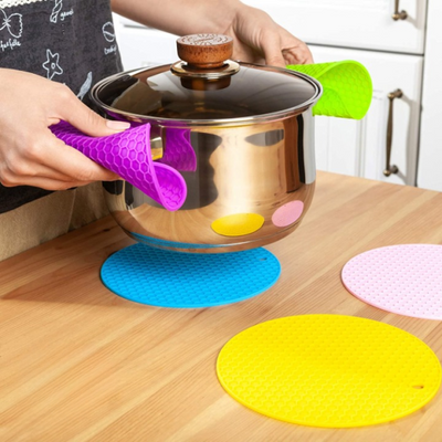 2pcs/4psc/6psc Multifunction Heat Resistant Silicone Mat Nonslip Pads Pot Holder Table Place Mat (random Color)