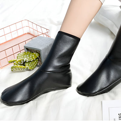 Indoor Home Soft Leather Thermal Boat Slipper for Men and Women, Unisex